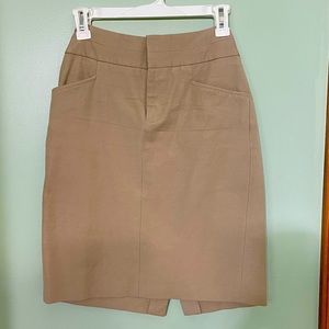 Banana Republic pencil skirt. Beige, size 4